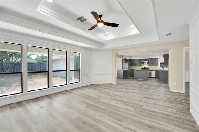 3305 Coyote Way in Plano, TX - Foto de edificio