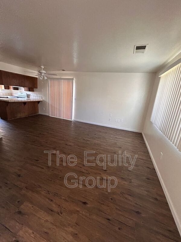 1533 E Cross Ave in Tulare, CA - Building Photo - Building Photo
