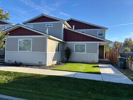 105-107 W 10th Ave in Post Falls, ID - Building Photo