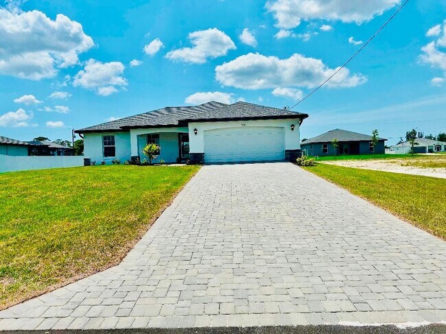 1116 NW 20th Pl in Cape Coral, FL - Building Photo - Building Photo