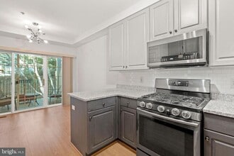 1530 Northern Neck Dr in Vienna, VA - Building Photo - Building Photo