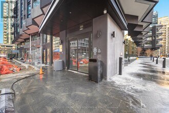 110 Broadway Ave in Toronto, ON - Building Photo - Building Photo