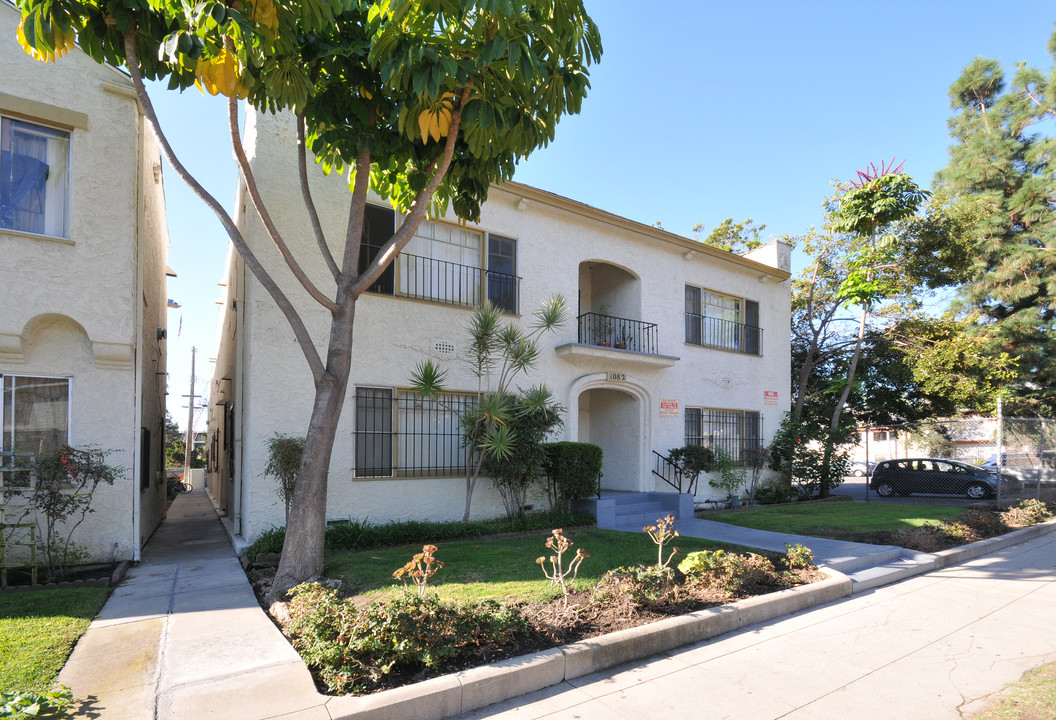 1076-1082 W 30th St in Los Angeles, CA - Building Photo