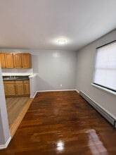 5 Rhode Island Ave in East Orange, NJ - Building Photo - Building Photo