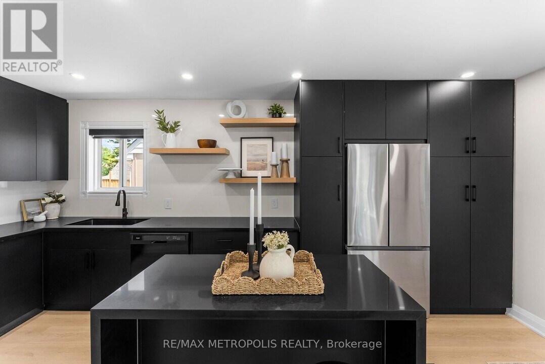 96 Allenby Ave in Toronto, ON - Building Photo