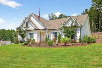 2121 Charmond Dr in Monroe, GA - Building Photo - Building Photo