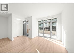 755 Harbourside Dr in North Vancouver, BC - Building Photo - Building Photo