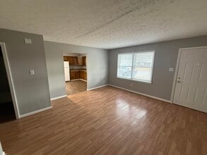 327 Garden Park Dr in Nicholasville, KY - Building Photo - Building Photo