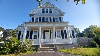 15 Broad St in Norwich, CT - Building Photo