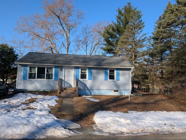 property at 8 Linda Circuit