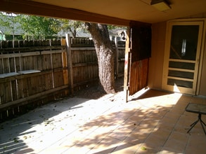 801 4th St in Seguin, TX - Foto de edificio - Building Photo