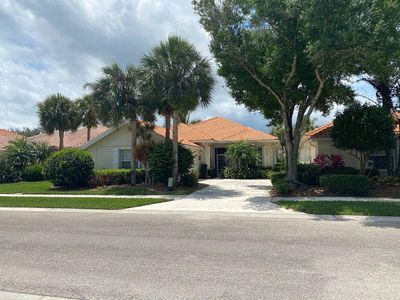 7909 SE Double Tree Dr in Hobe Sound, FL - Foto de edificio - Building Photo