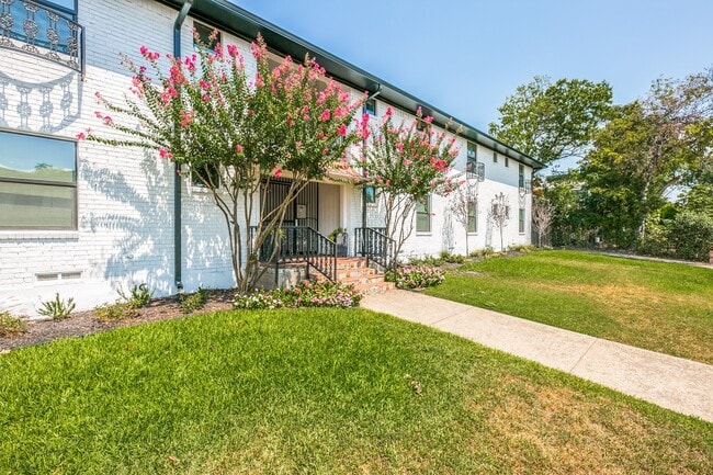 5221 Bonita Ave, Unit 5221 Bonita Apt 109