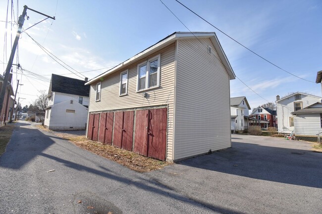 108 W Bald Eagle St in Lock Haven, PA - Building Photo - Building Photo