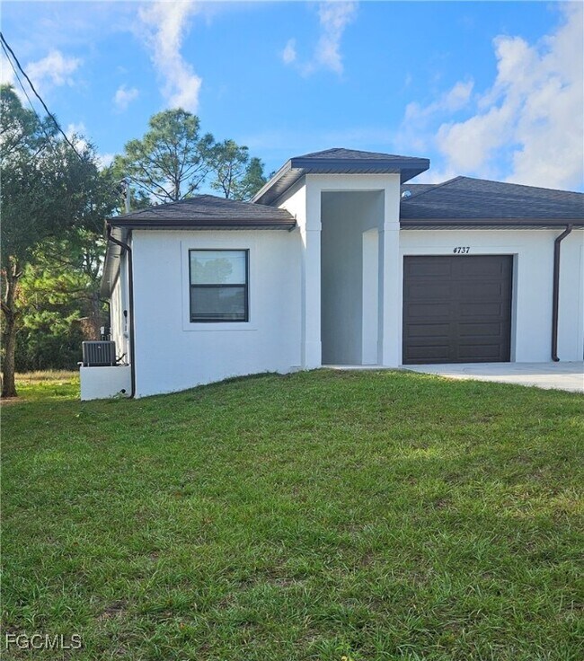 4737 14th St SW in Lehigh Acres, FL - Building Photo - Building Photo