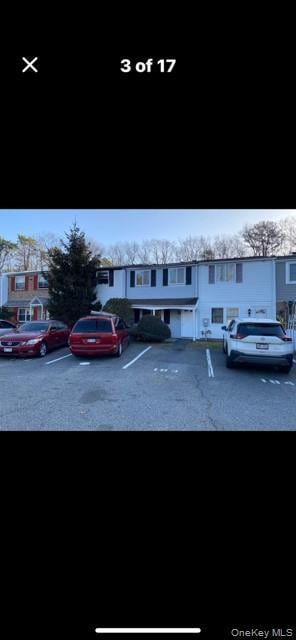 183 Hill Cir in Calverton, NY - Building Photo - Building Photo