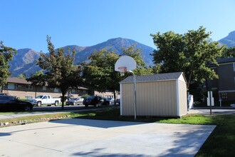 Slate Canyon in Provo, UT - Foto de edificio - Building Photo