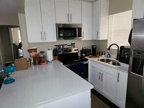 7045 Fireside St in Spring Hill, FL - Building Photo - Building Photo
