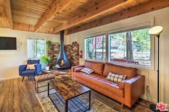 161 Moreno Ln in Big Bear, CA - Building Photo - Building Photo