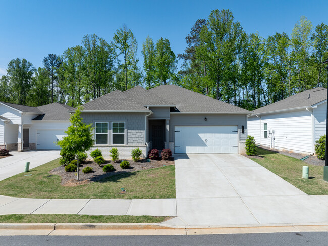 Beacon Lake Lanier in Flowery Branch, GA - Foto de edificio - Building Photo
