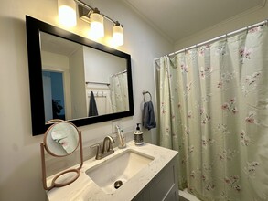 48 Cedar St in Branford, CT - Building Photo - Building Photo