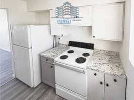 7120 N 66th Dr in Glendale, AZ - Building Photo