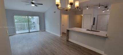 677 SW 111th Ave, Unit #303 in Pembroke Pines, FL - Building Photo - Building Photo