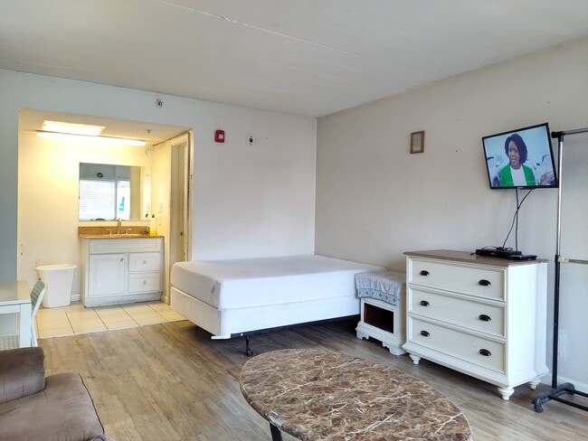 2506 S Ocean Blvd, Unit 3 in Myrtle Beach, SC - Building Photo - Building Photo