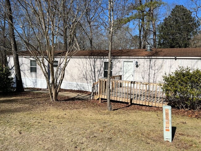 property at 1100 Stonegate Dr