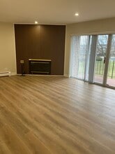 10381 Dearlove Rd, Unit 2A in Glenview, IL - Building Photo - Building Photo