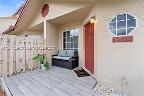 9731 NW 37th St in Sunrise, FL - Building Photo - Building Photo