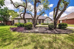 1109 Shady Hill Ln in Burleson, TX - Building Photo