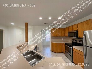 405 Green Leaf in Horseshoe Bay, TX - Building Photo - Building Photo