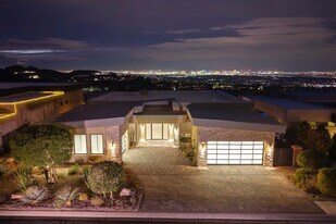 675 Scenic Rim Dr in Henderson, NV - Building Photo