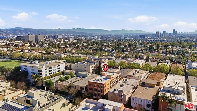 324 S Elm Dr in Beverly Hills, CA - Building Photo - Building Photo