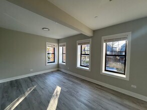 1131 Oak Ave, Unit 1139-2W in Evanston, IL - Foto de edificio - Building Photo