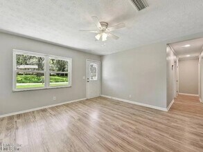 201 Saturn Ln N in Orange Park, FL - Building Photo - Building Photo