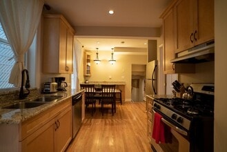 403 W Eugenie St in Chicago, IL - Building Photo - Building Photo