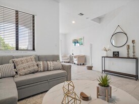 13344 Tropical Ave in Princeton, FL - Building Photo