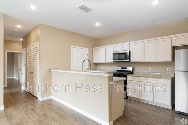 9779 McCombs St in El Paso, TX - Building Photo - Building Photo