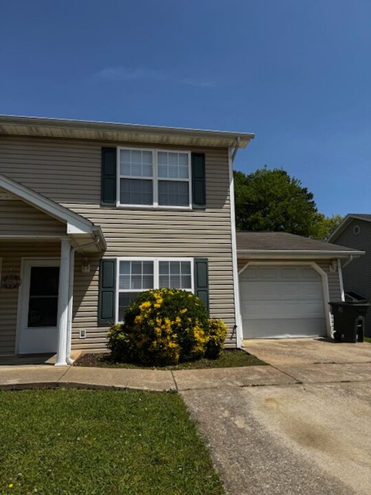 3936 Webb Oaks Ct in Chattanooga, TN - Foto de edificio