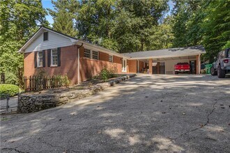 2713 Briarlake Rd NE in Atlanta, GA - Building Photo - Building Photo