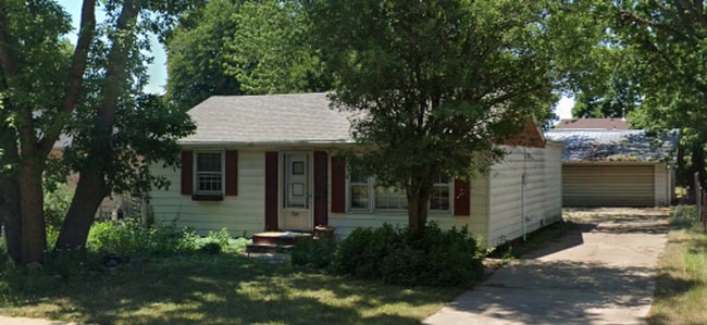 property at 805 N Hudson Ave