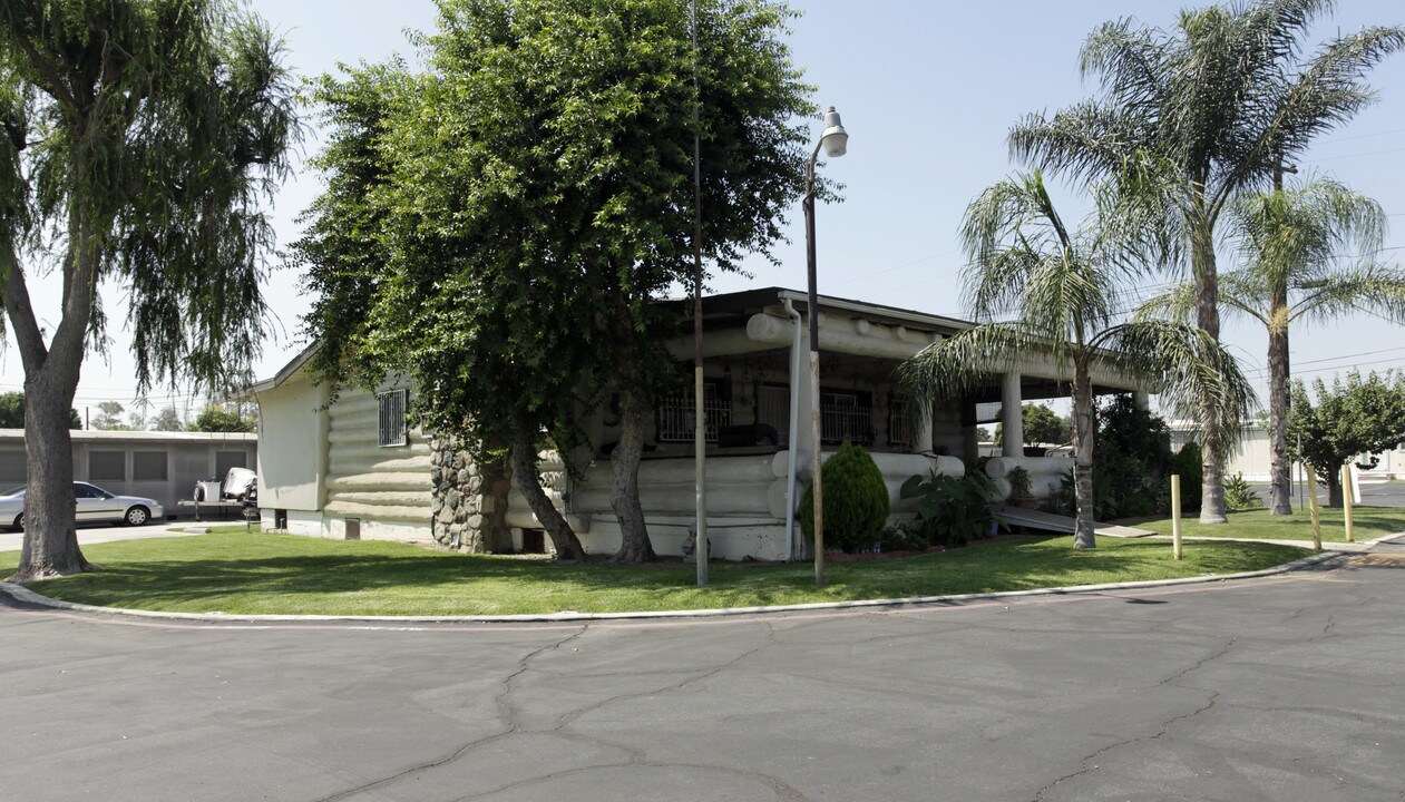 18411 Valley Blvd in Bloomington, CA - Foto de edificio