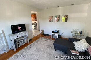 26 Union St, Unit 1 in Boston, MA - Building Photo