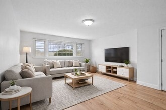 121 Cambridge Rd in Woburn, MA - Building Photo - Building Photo