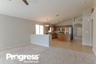 6737 W Greenland Ct in Tucson, AZ - Foto de edificio - Building Photo