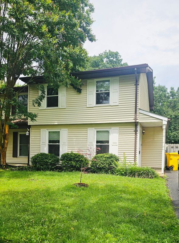 property at 472 Man O War Ct