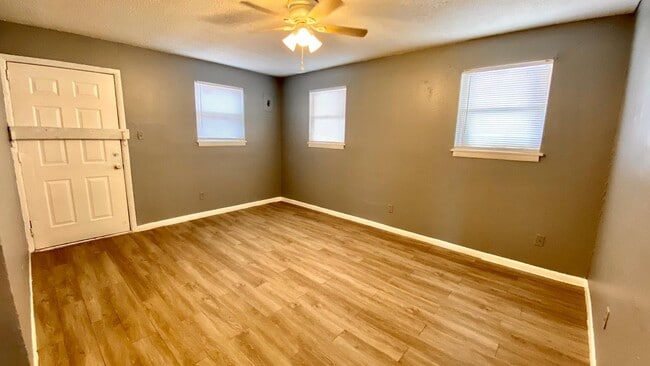 3409 E 16th St in Lubbock, TX - Building Photo - Building Photo