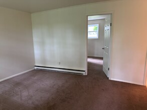 244 Analomink St in East Stroudsburg, PA - Building Photo - Building Photo